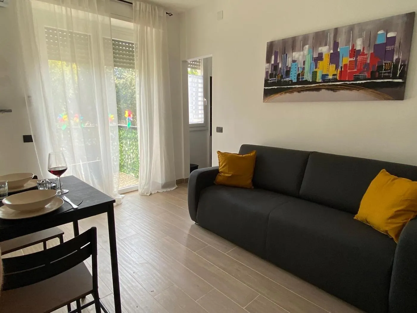 Appartamento Moderno Ed Elegante Loft Con Balcone Milano