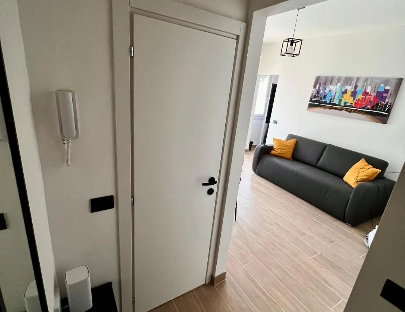 Appartamento Moderno Ed Elegante Loft Con Balcone Milano