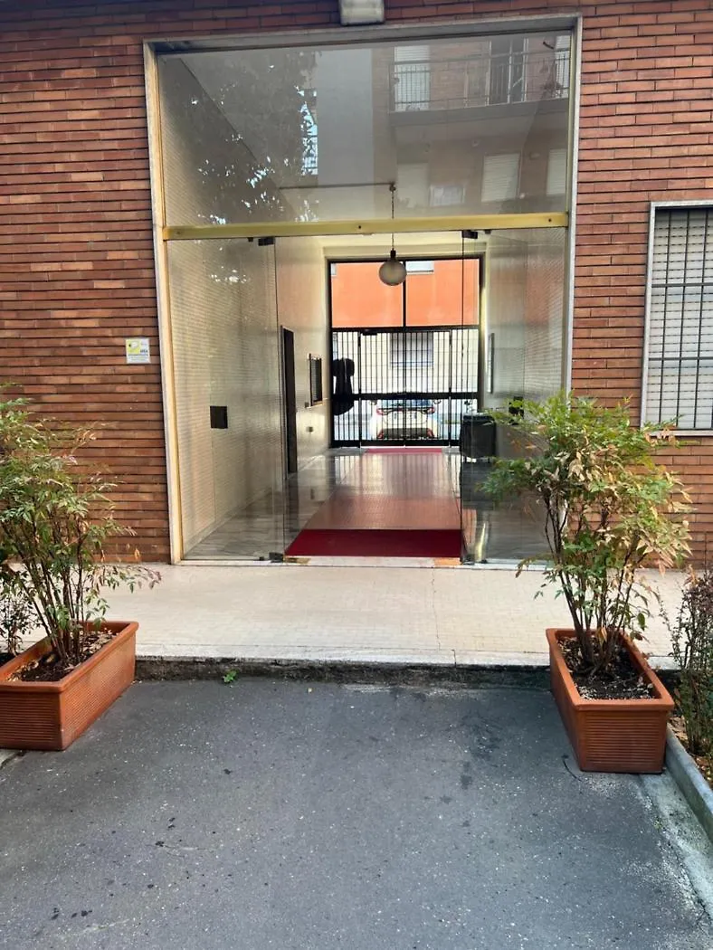 Moderno Ed Elegante Loft Con Balcone Apartment Milan