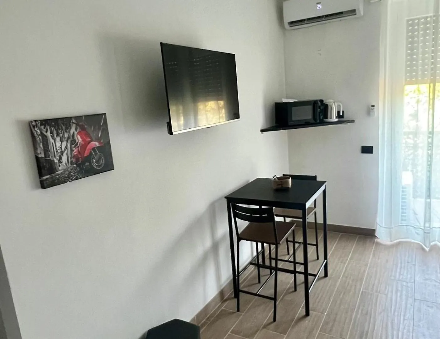 Moderno Ed Elegante Loft Con Balcone Apartment Milan